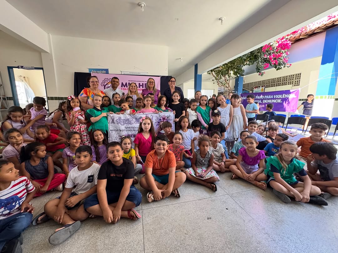 A Prefeitura de Baraúna deu início às ações do Agosto Lilás nas escolas, em uma parceri...