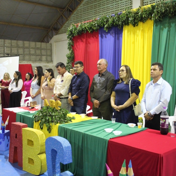 Formaturas das turmas da rede municipal de ensino