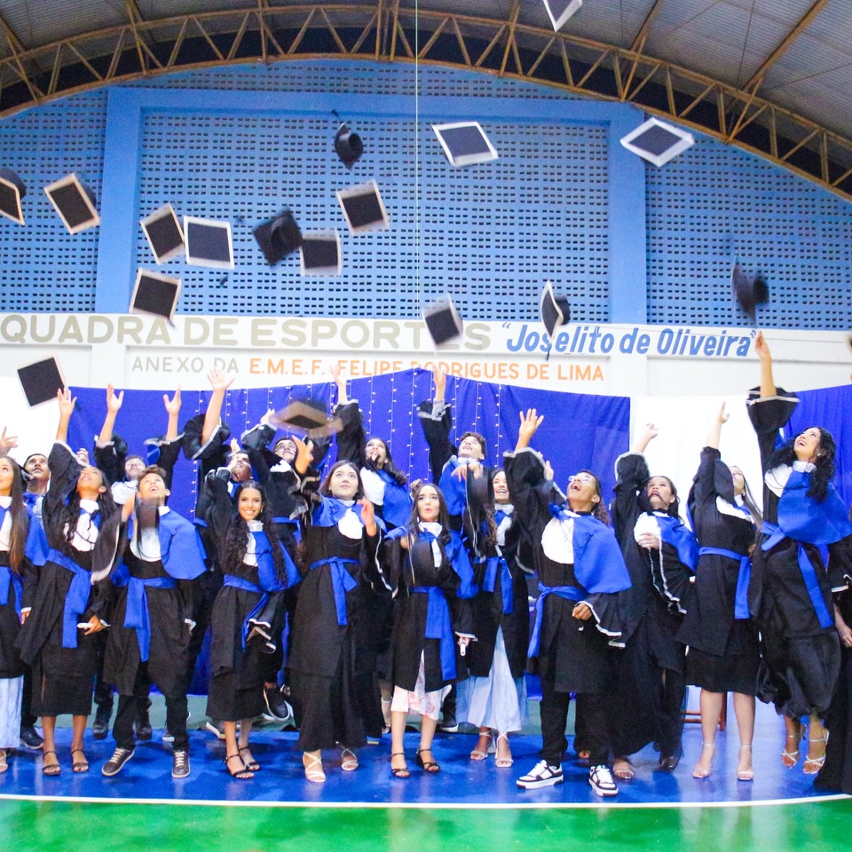 Formaturas do 9º Ano da Rede Municipal celebram sucesso e dedicação dos alunos