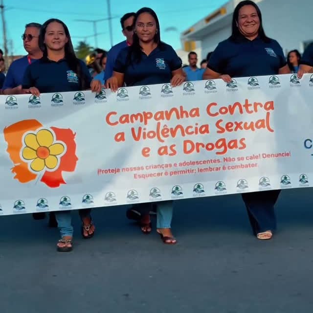 Caminhada une cidade em prol da proteção de crianças e adolescentes.